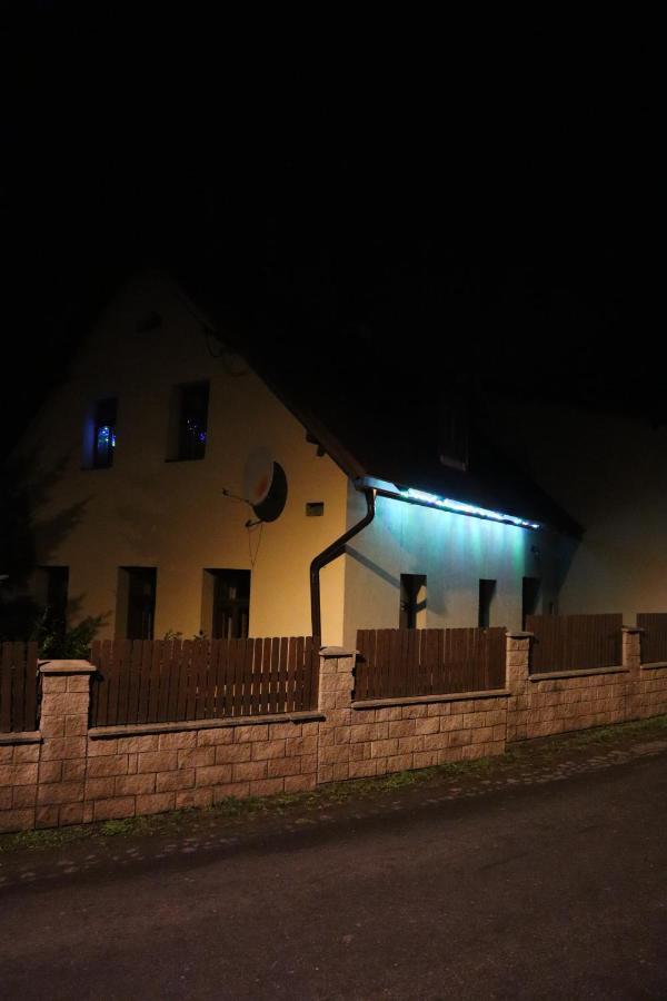 Villa Prazdninovy Dum Jirkov à Zelezny Brod Extérieur photo