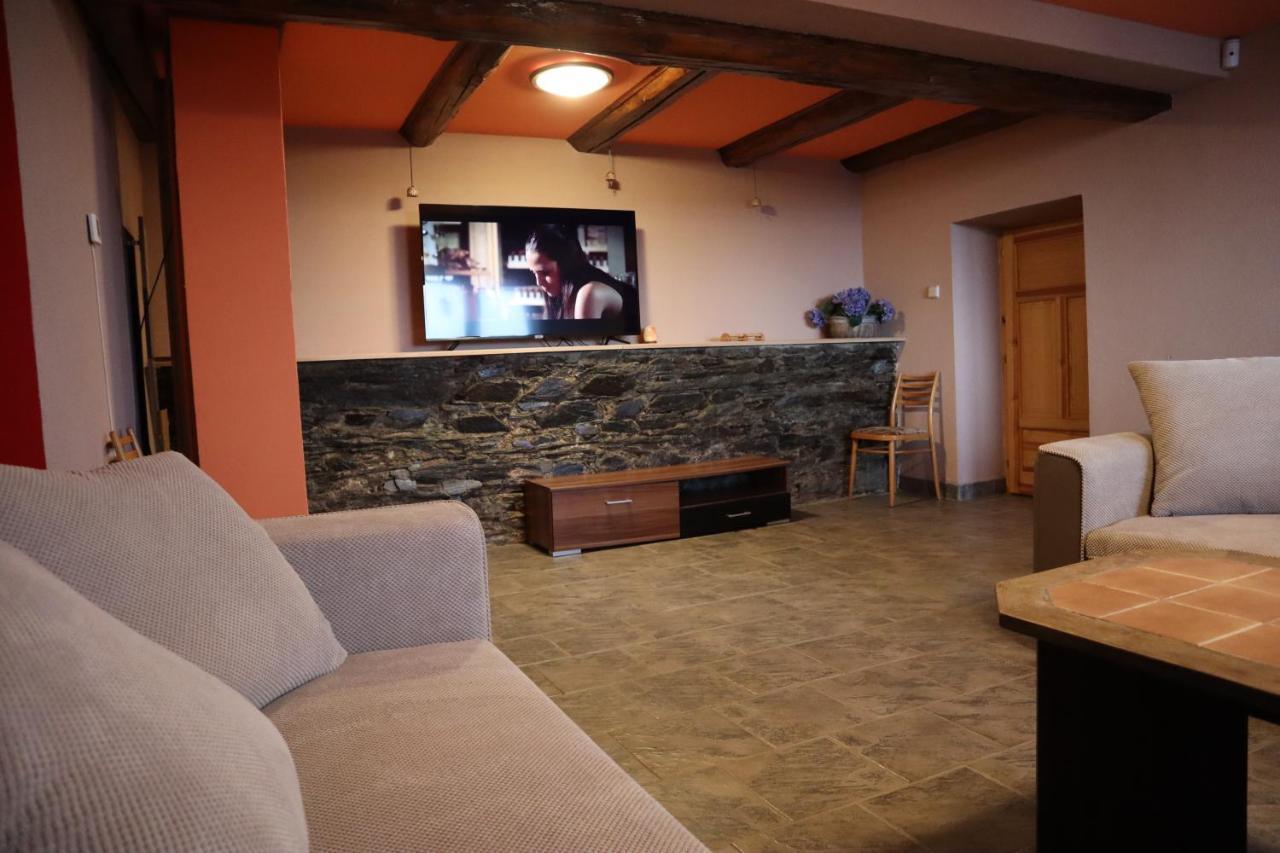Villa Prazdninovy Dum Jirkov à Zelezny Brod Extérieur photo